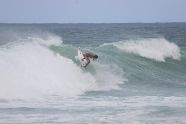 2007 Hawaii Vacation  0791 North Shore Surfing